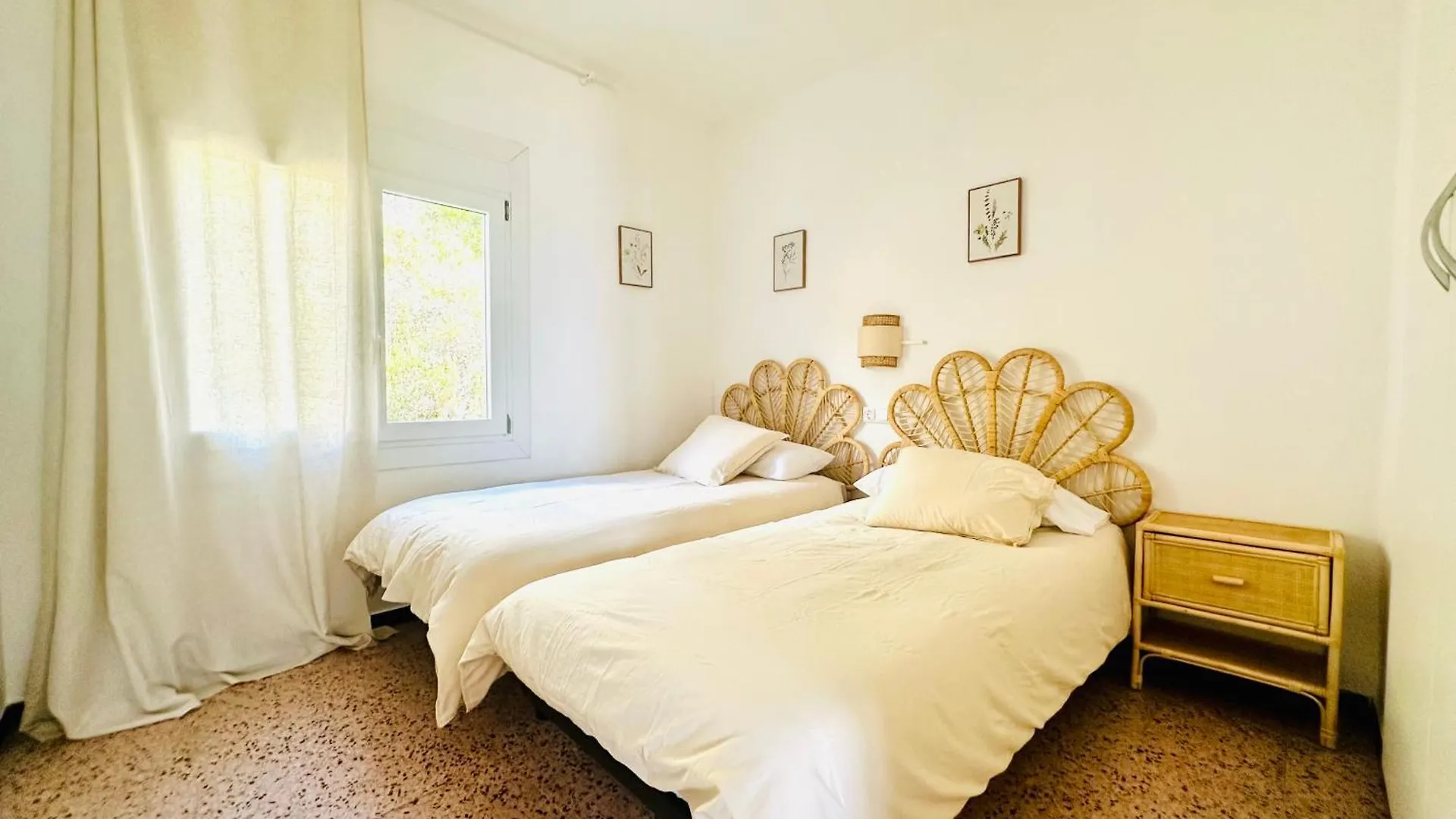 Global Immo 3265 El Sol 28 Daire Roses 0*,  İspanya